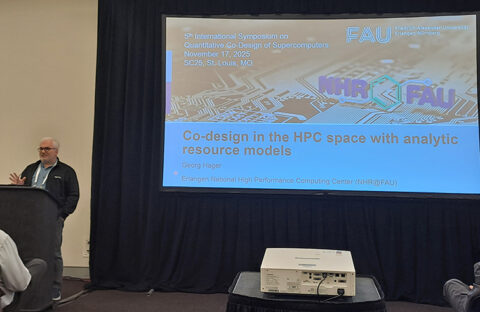 Georg Hager talking about performance modeling at the "5th International Symposium for the Quantitative Co-Design of Supercomputers" (SQCS) (Image: C. Schnepf, ISC Group)