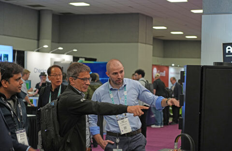 Exploring the latest HPC and quantum technologies on the SC25 exhibition floor (Image: M. Panzlaff)