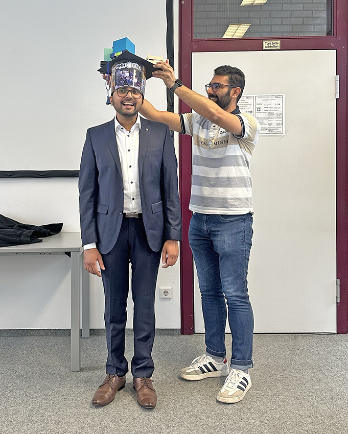 Presentation of the doctoral hat