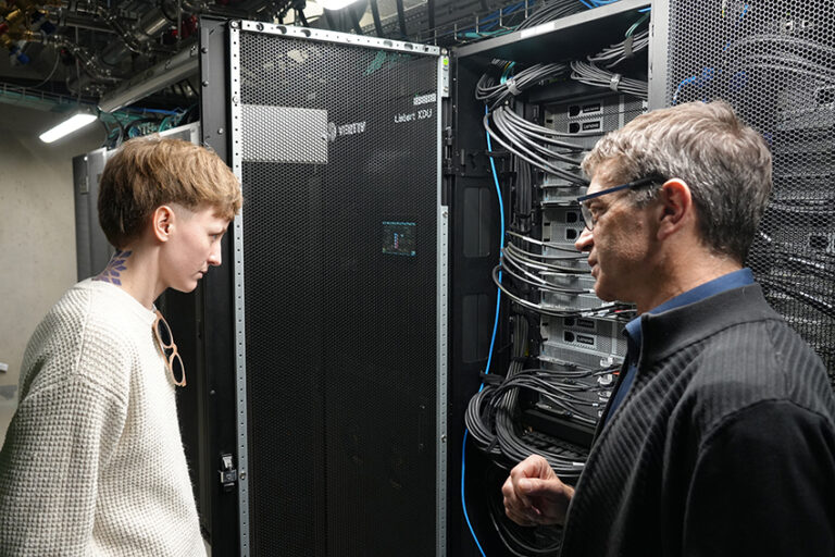 A lively discussion with Rebecca Lenhard, MdB, about Energy-Efficient Infrastructures, AI, and Quantum Technologies